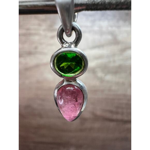 NEW Pink tourmaline and chrome diopside sterling silver pendant 1.47 grams - Picture 4 of 10
